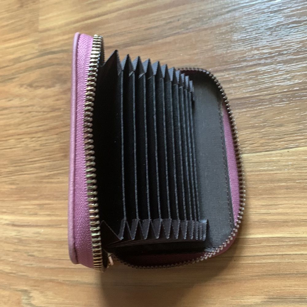 NWOT Card Wallet - Picture 4 of 4